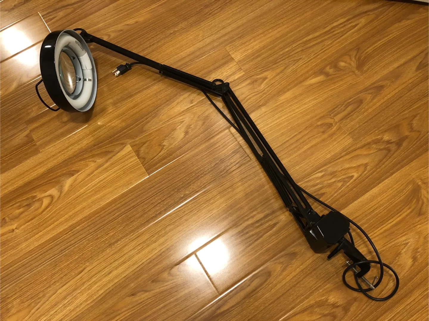 Large Black desktop swing arm Magnifying glass and lamp image indicator(2)