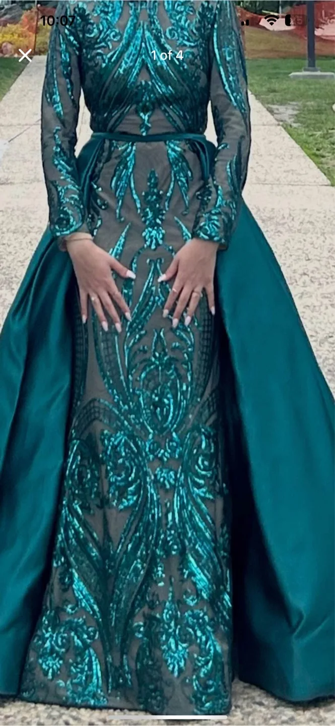 Emerald Green Evening Gown thumbnail