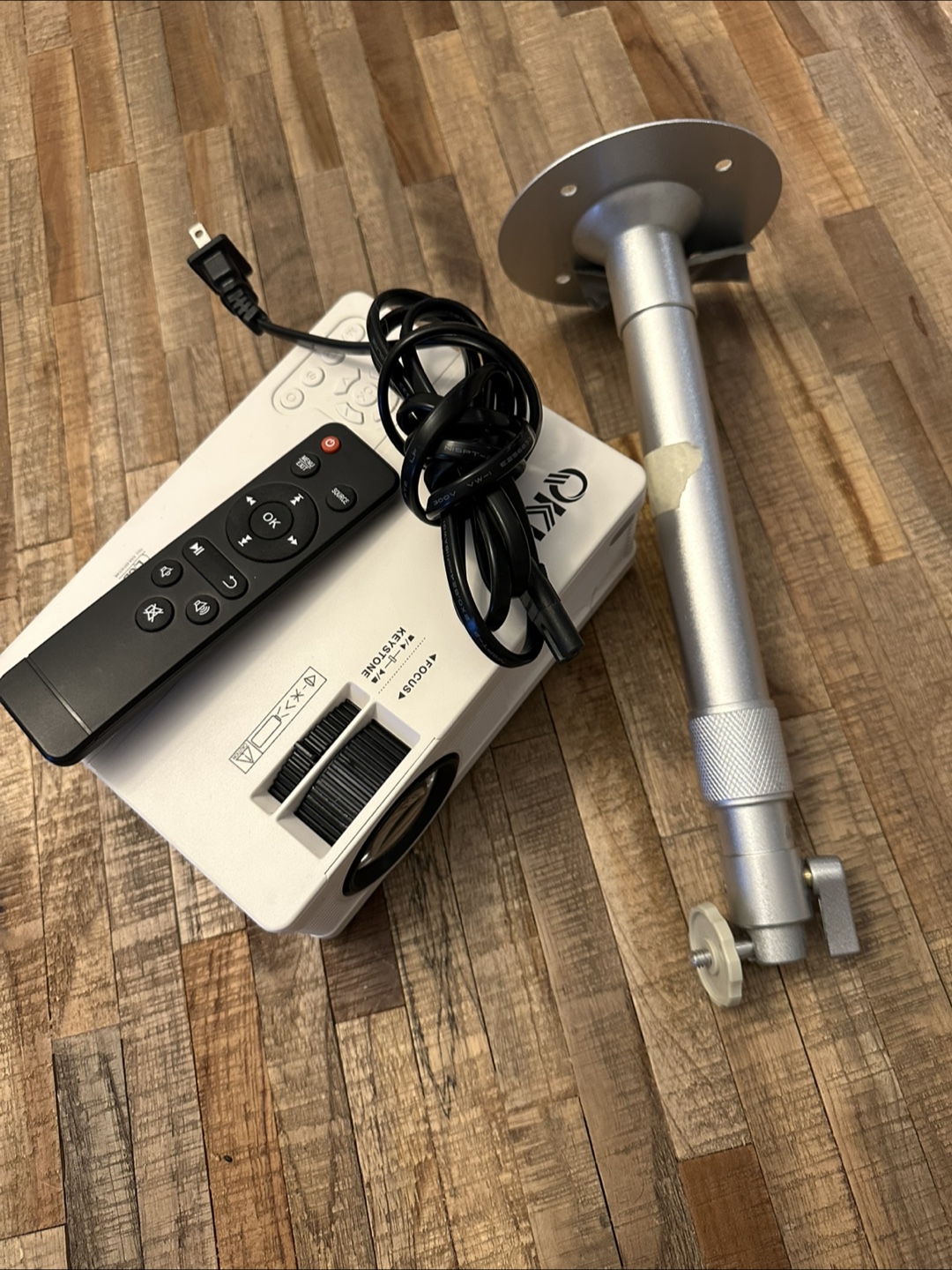 Projector with Remote - photo 2