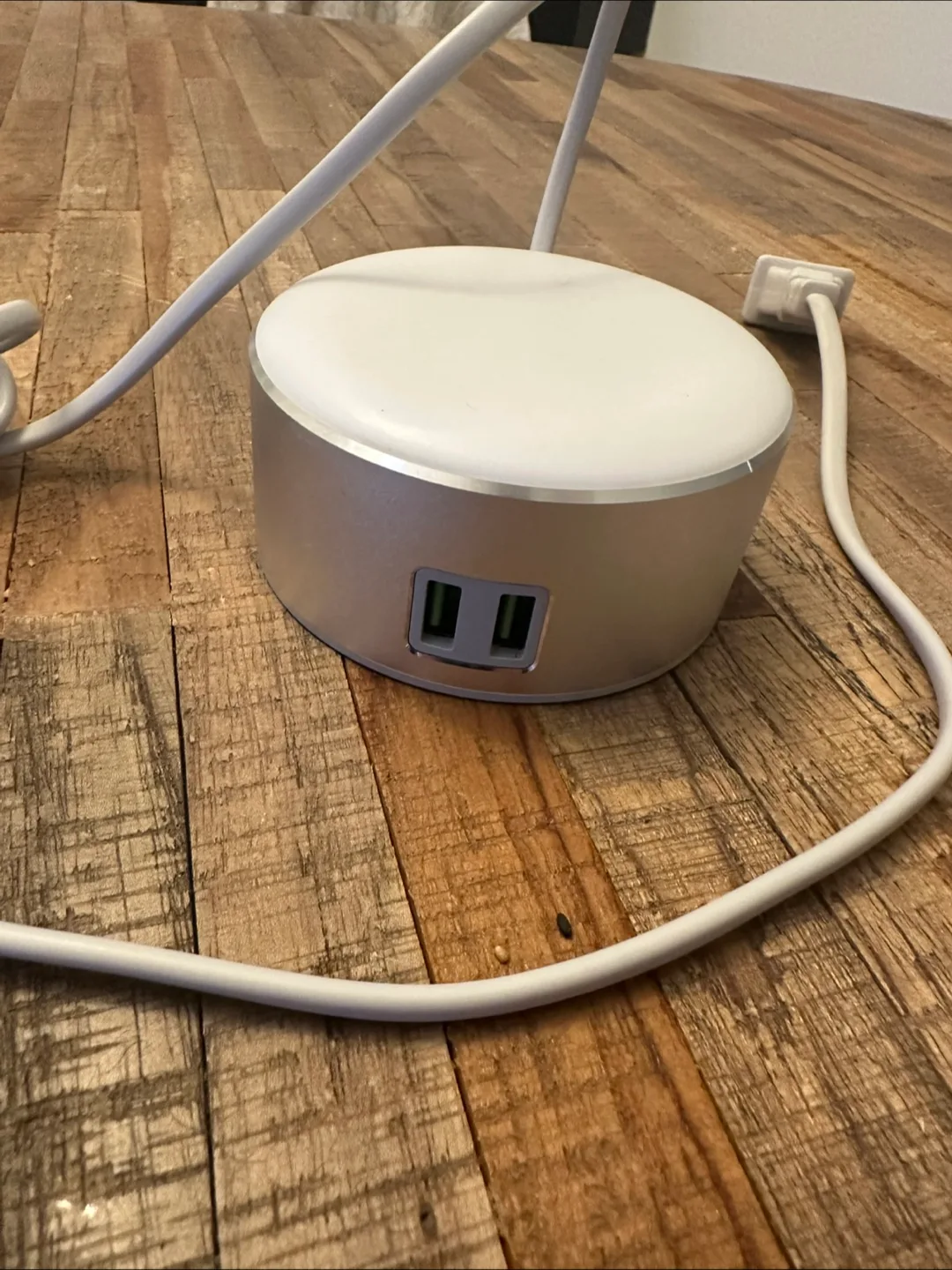 Lamp + USB Charging Station thumbnail