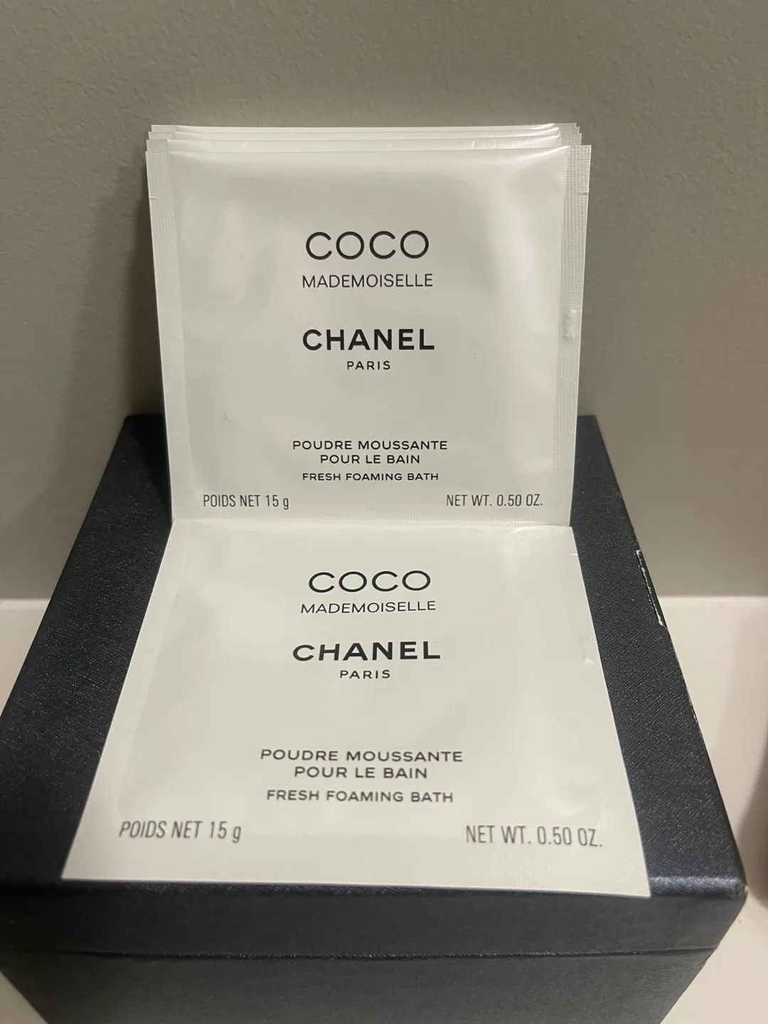 Chanel Coco Mademoiselle Fresh Foaming Bath Sachets image indicator(3)
