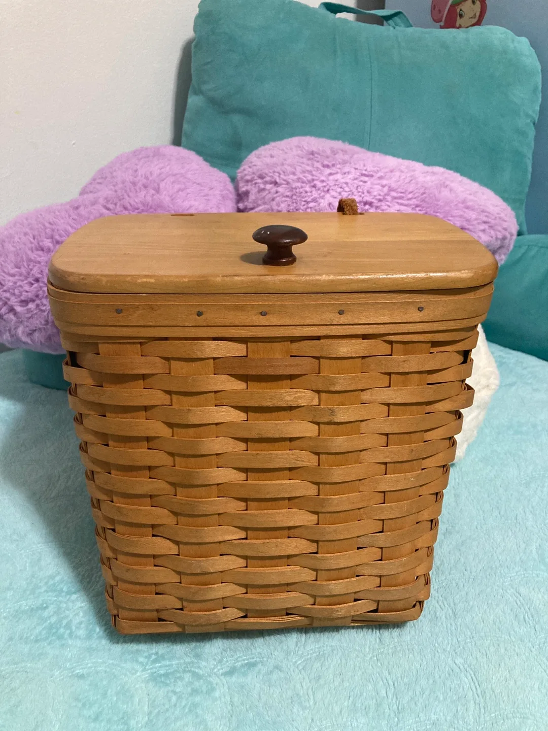 Longaberger Handwoven Basket with Lid thumbnail