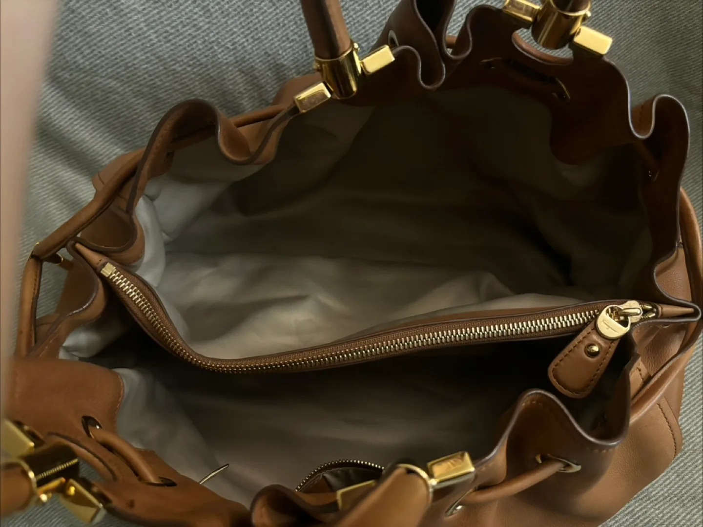 Authentic Ferragamo  bag image indicator(5)