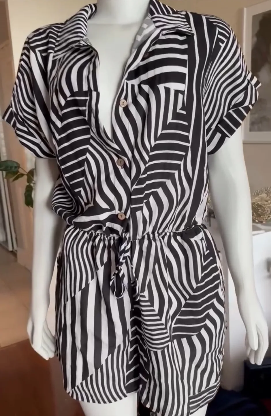 Black and White Romper Dress Size Large thumbnail