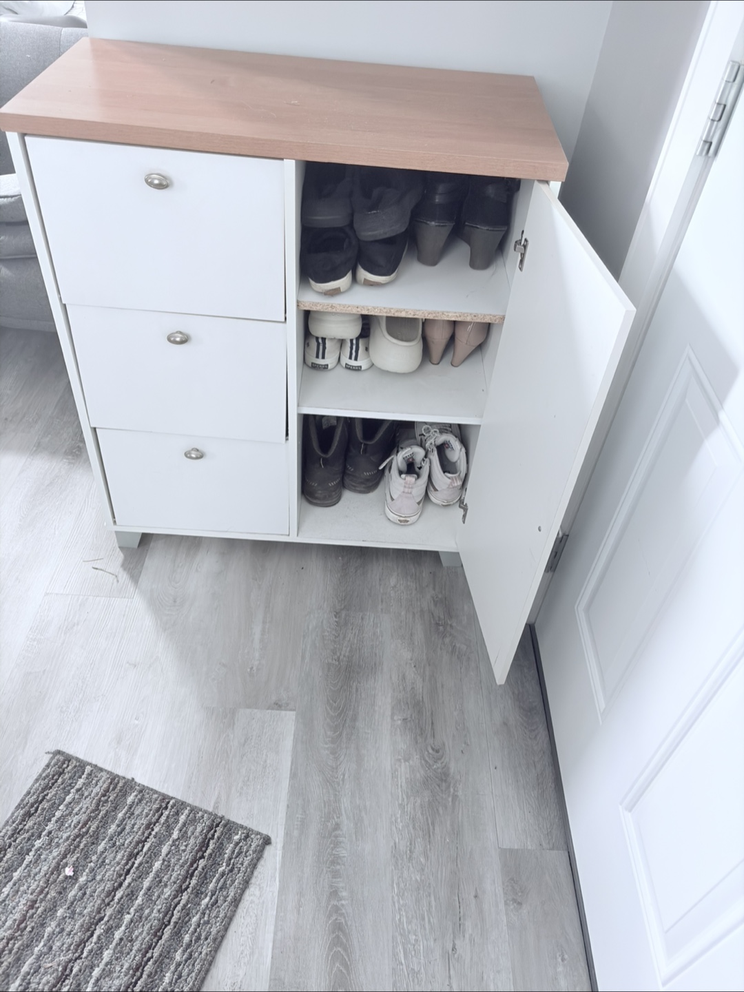 White & Wood Accent Cabinet - photo 3