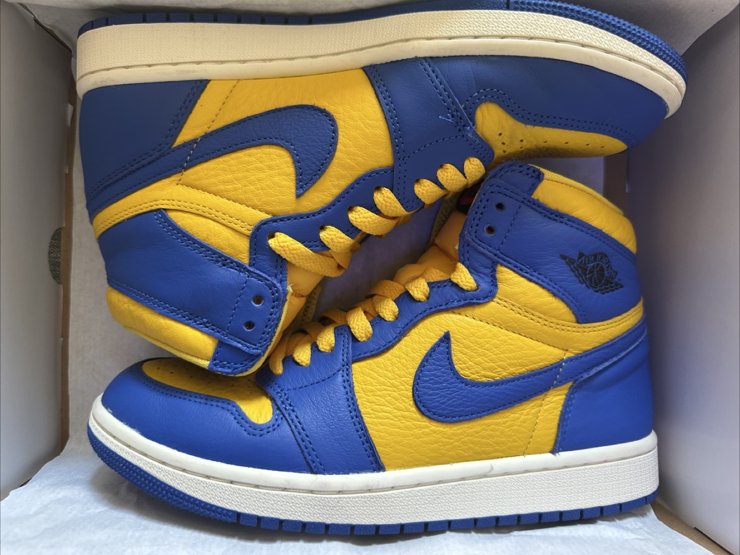 Nike Air Jordan 1 Retro High OG 'Varsity Maize' Size 7.5 - photo 5