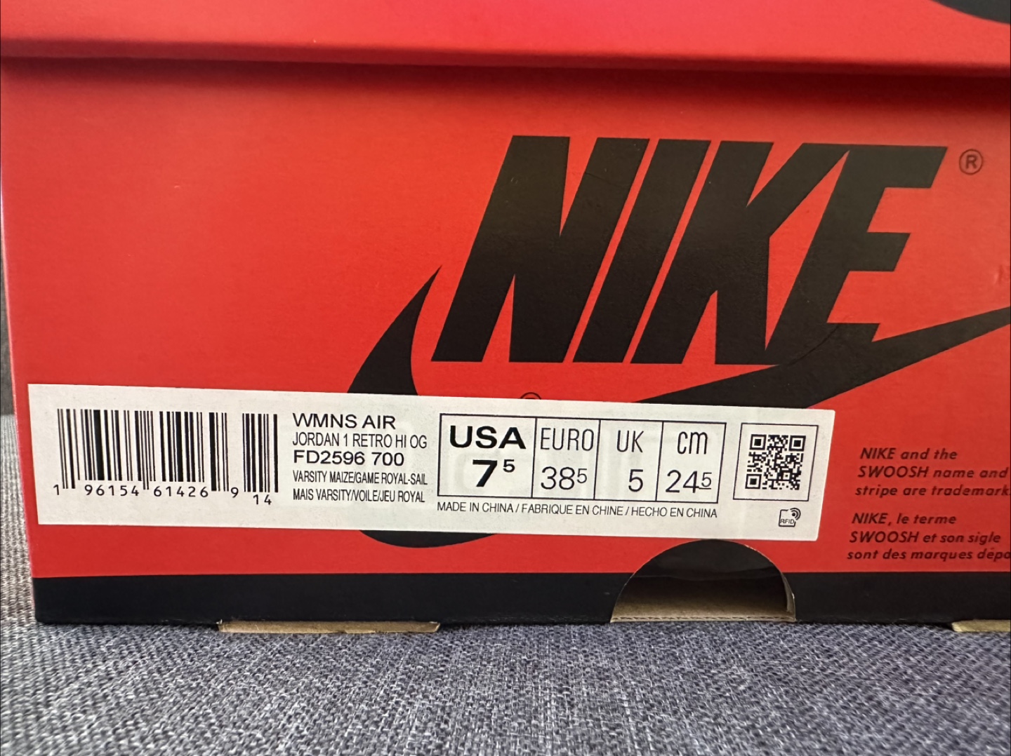 Nike Air Jordan 1 Retro High OG 'Varsity Maize' Size 7.5 - photo 3