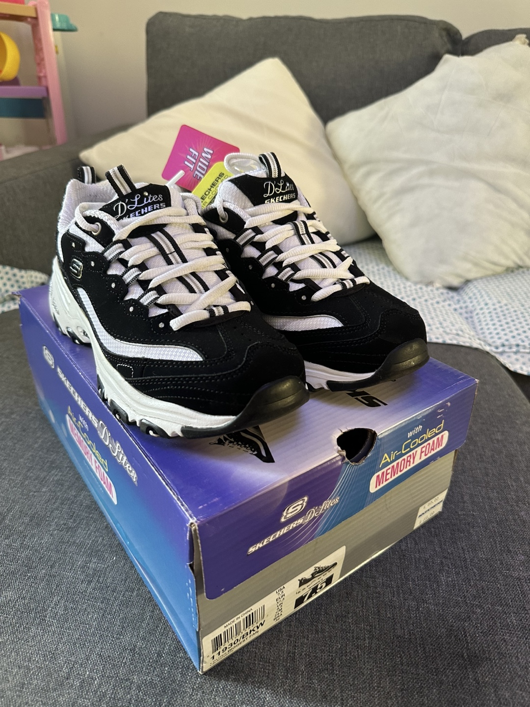 New Skechers D'Lites Wide Fit Black/White - Size 7.5