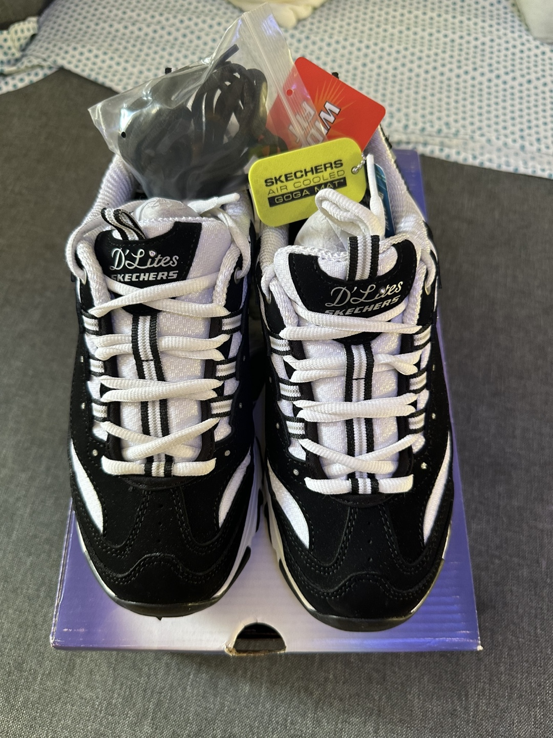 New Skechers D'Lites Wide Fit Black/White - Size 7.5 - photo 2