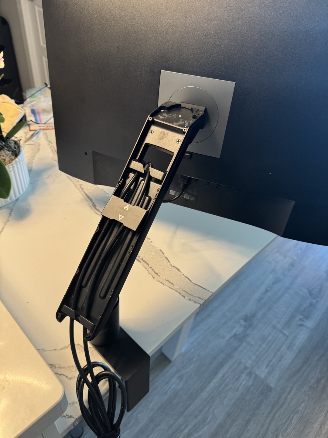 Dell Monitor with Monitor Stand 27” - photo 2