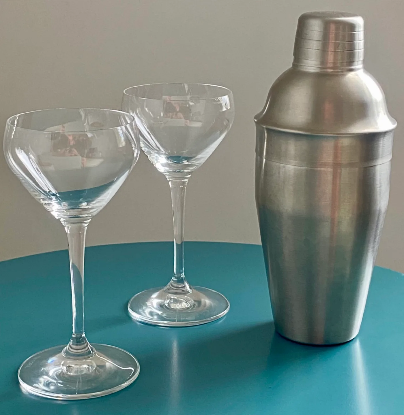 Cocktail Shaker & Glasses Set thumbnail