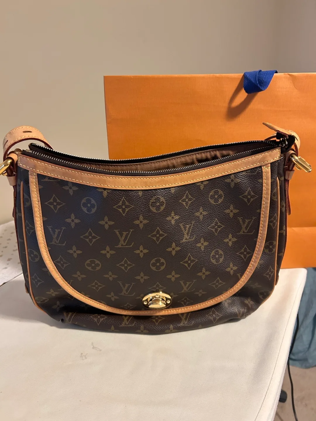 Louis Vuitton Monogram Canvas Tulum GM Shoulder Bag – Authentic thumbnail