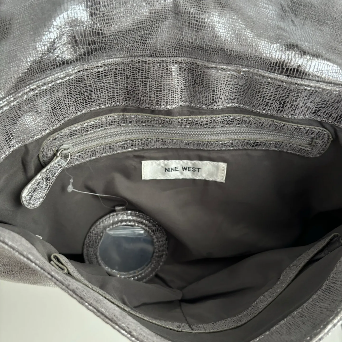 Metallic Silver Shoulder Bag image indicator(3)