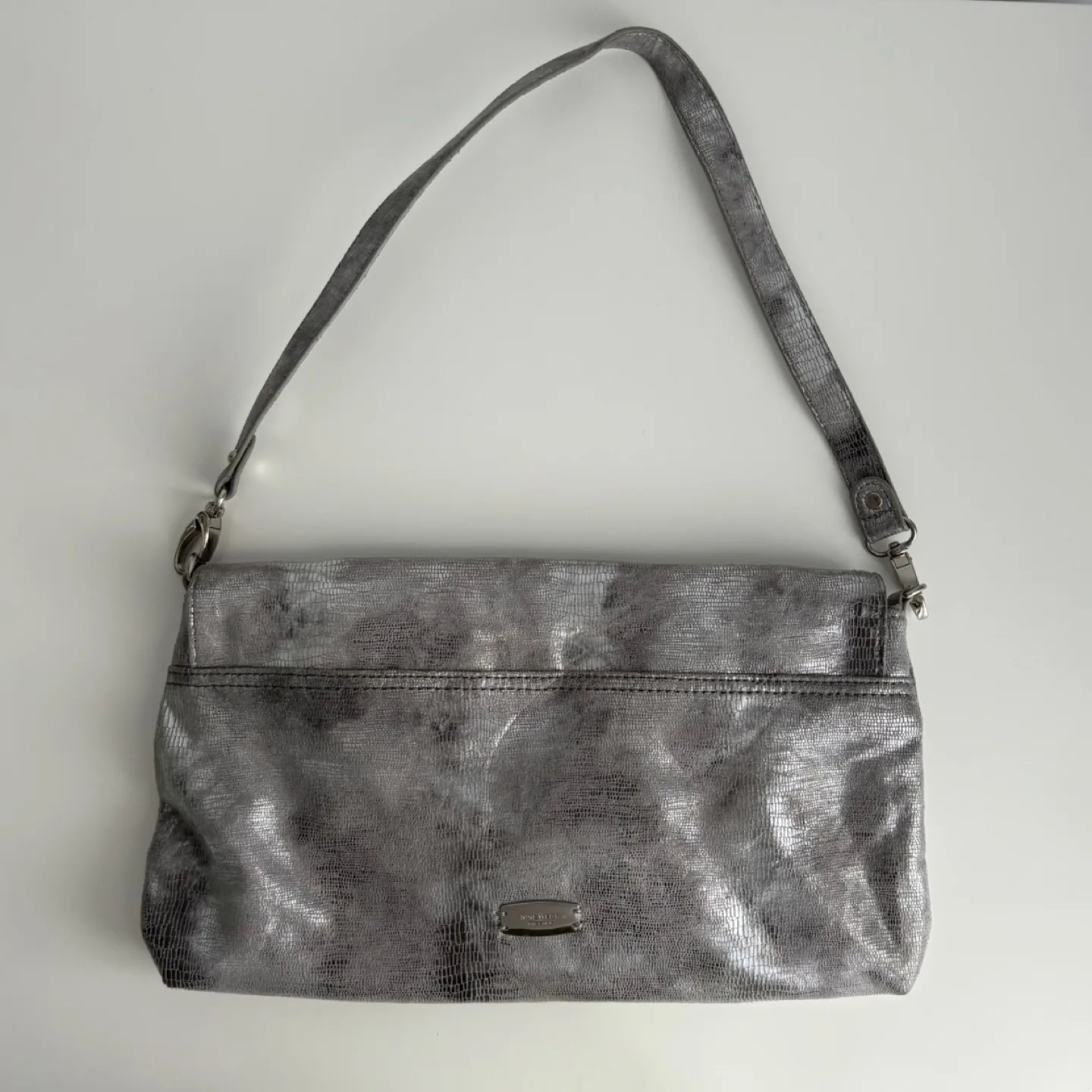 Metallic Silver Shoulder Bag image indicator(8)