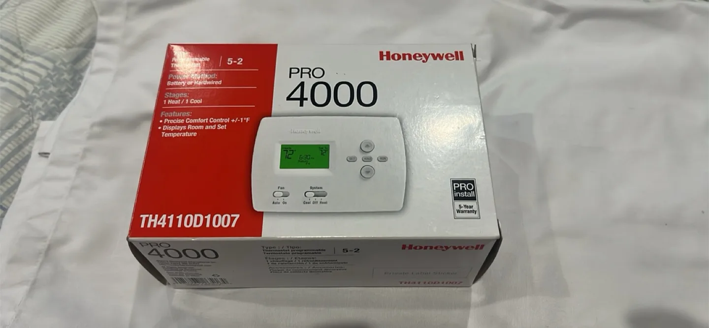 Honeywell PRO 4000 Thermostat - New in Box! thumbnail