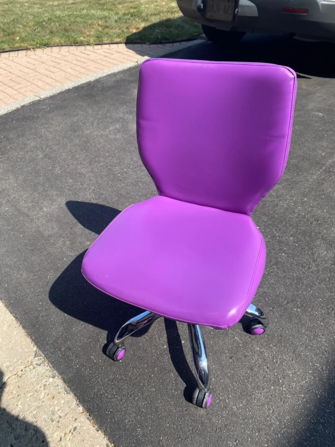 PURPLE OFFICE CHAIR thumbnail
