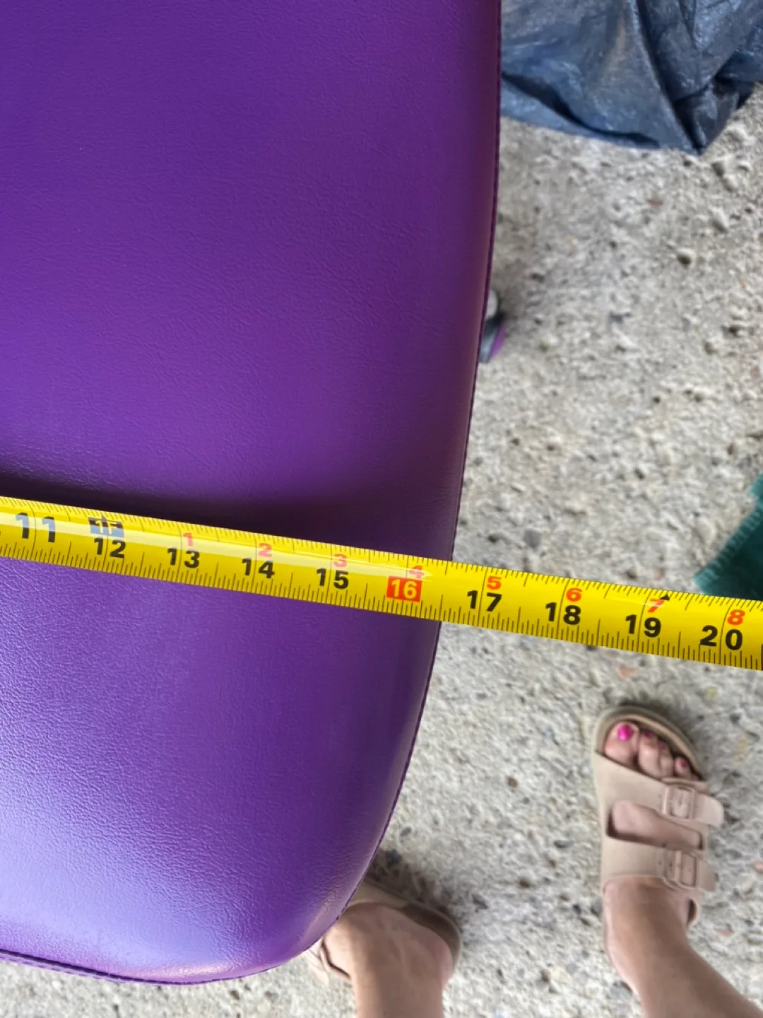 PURPLE OFFICE CHAIR image indicator(3)