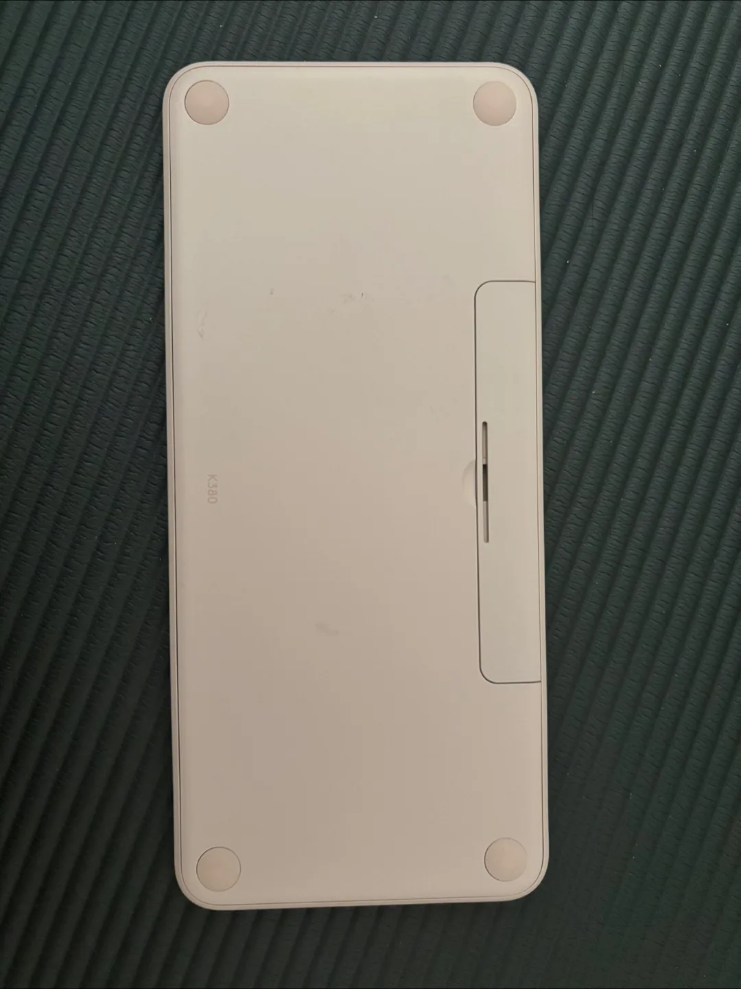 Logitech K380 Multi-Device Bluetooth Keyboard - White image indicator(2)