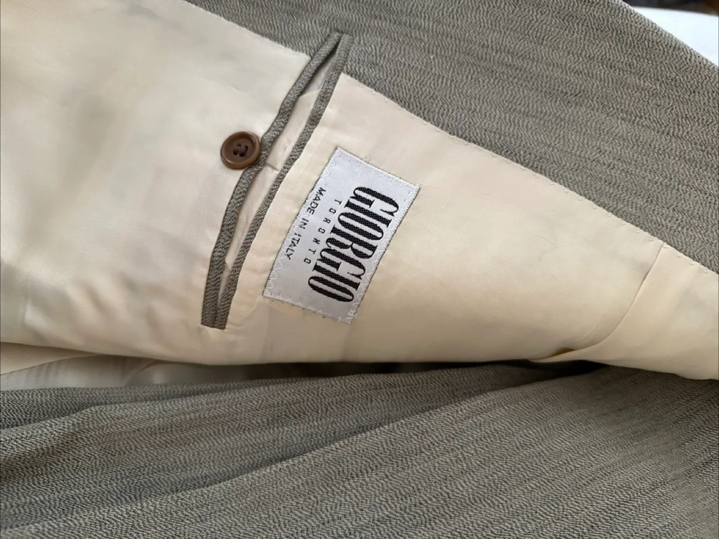 Giorgio Toronto Made in Italy Suit - Size L (Italian 52) image indicator(5)