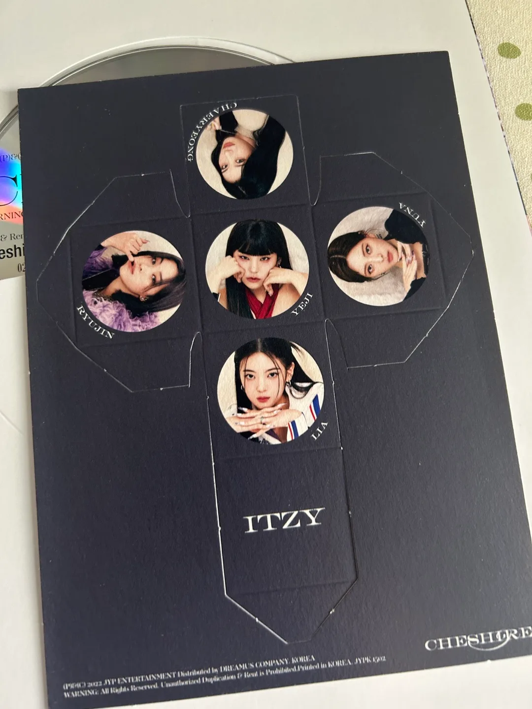 ITZY Cheshire Album image indicator(4)