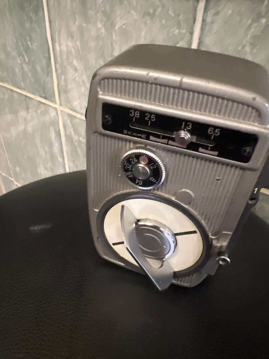 Vintage Yashica-8 Movie Camera image indicator(3)