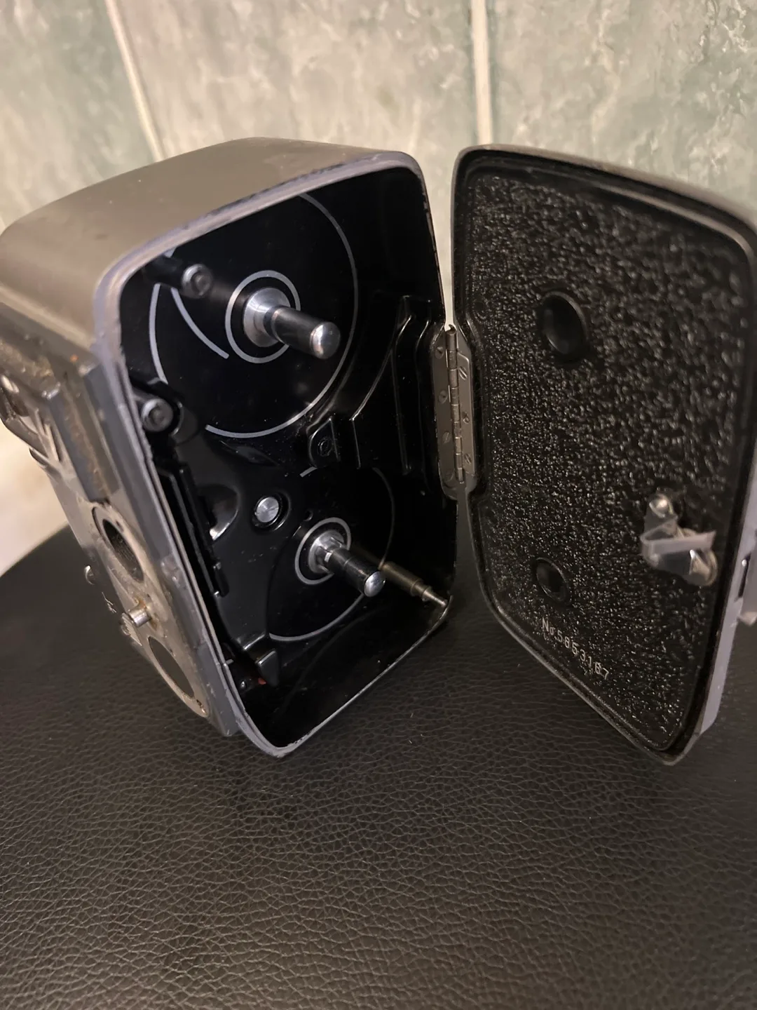 Vintage Yashica-8 Movie Camera image indicator(5)