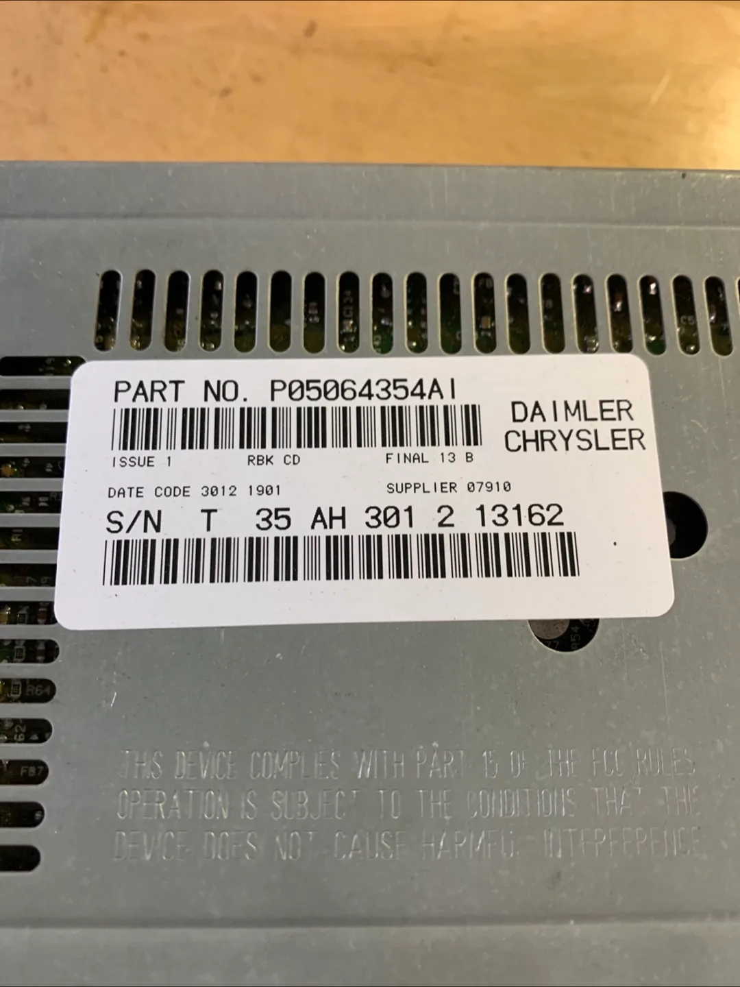 Chrysler Car Radio P05064354AI image indicator(2)