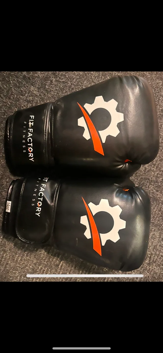 Fit Factory Fitness Boxing Gloves - 14oz thumbnail