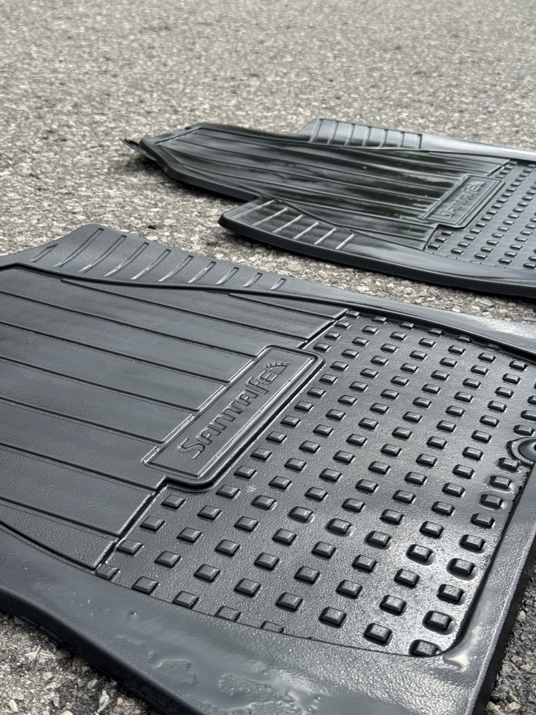 Hyundai Santa Fe Rubber Floor Mats (2007–2012) - photo 2