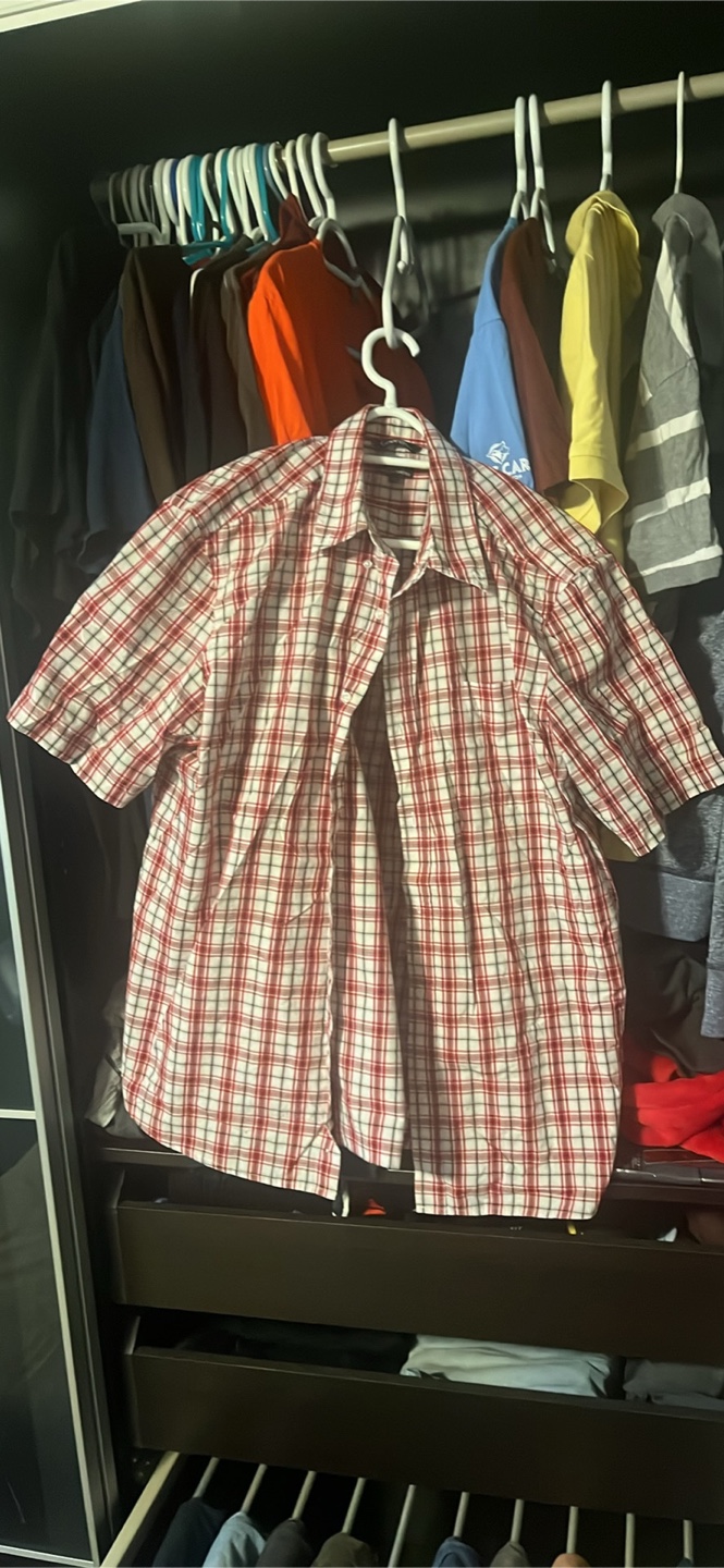 Red & White Plaid Short Sleeve Shirt Large