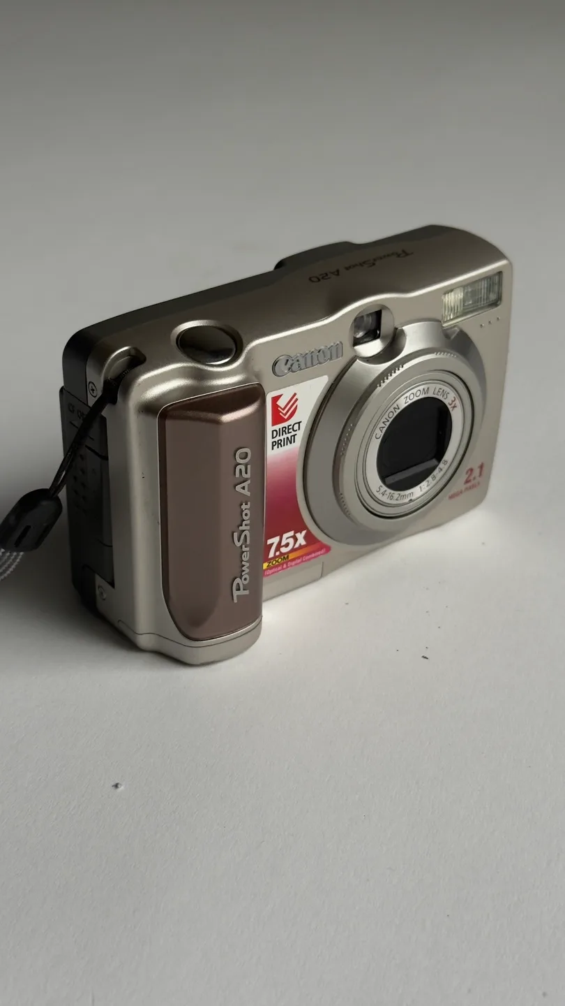 Rare Vintage Canon PowerShot A20 Digital Camera thumbnail