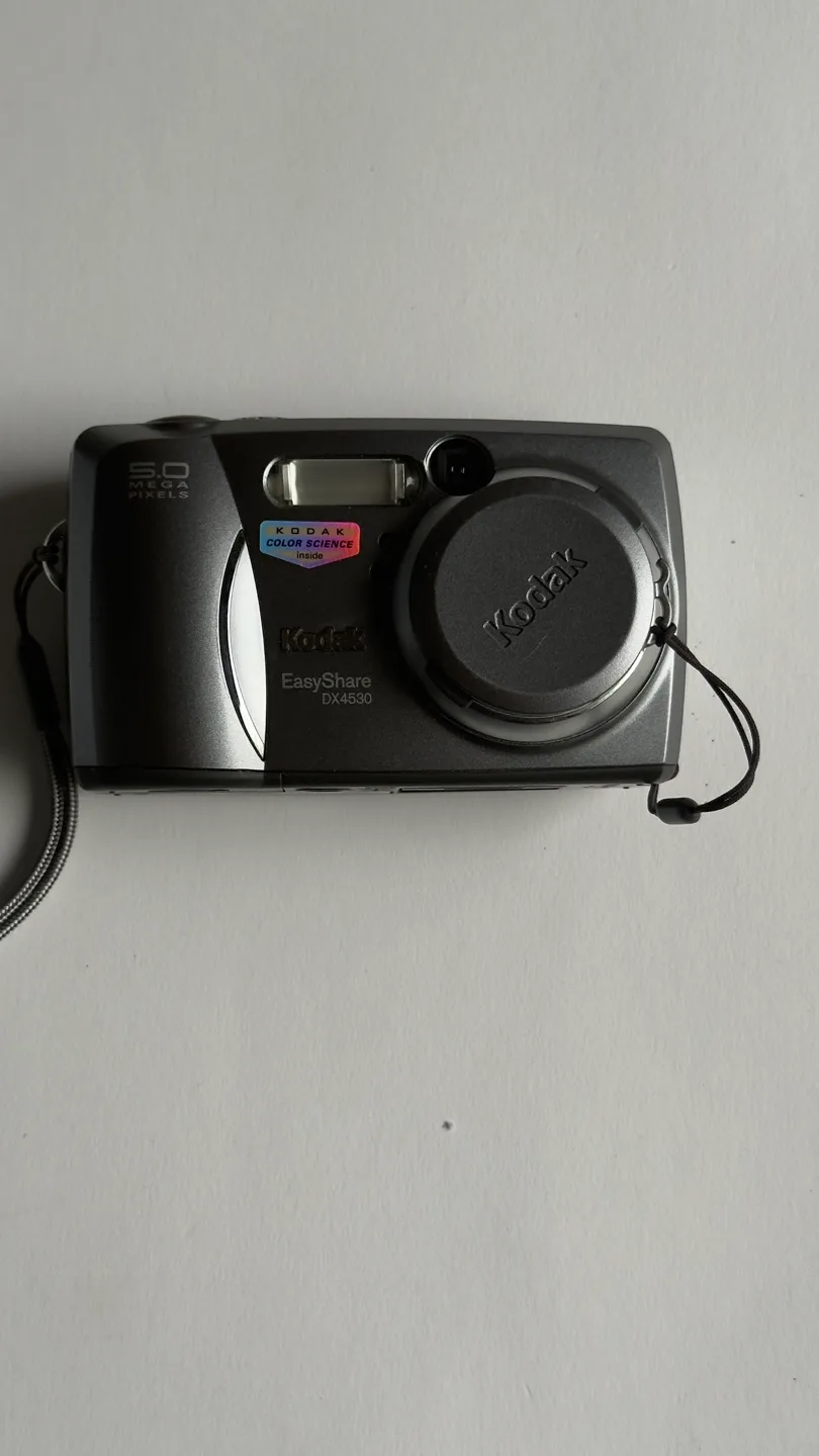 Kodak EasyShare DX4530 Digital Camera thumbnail