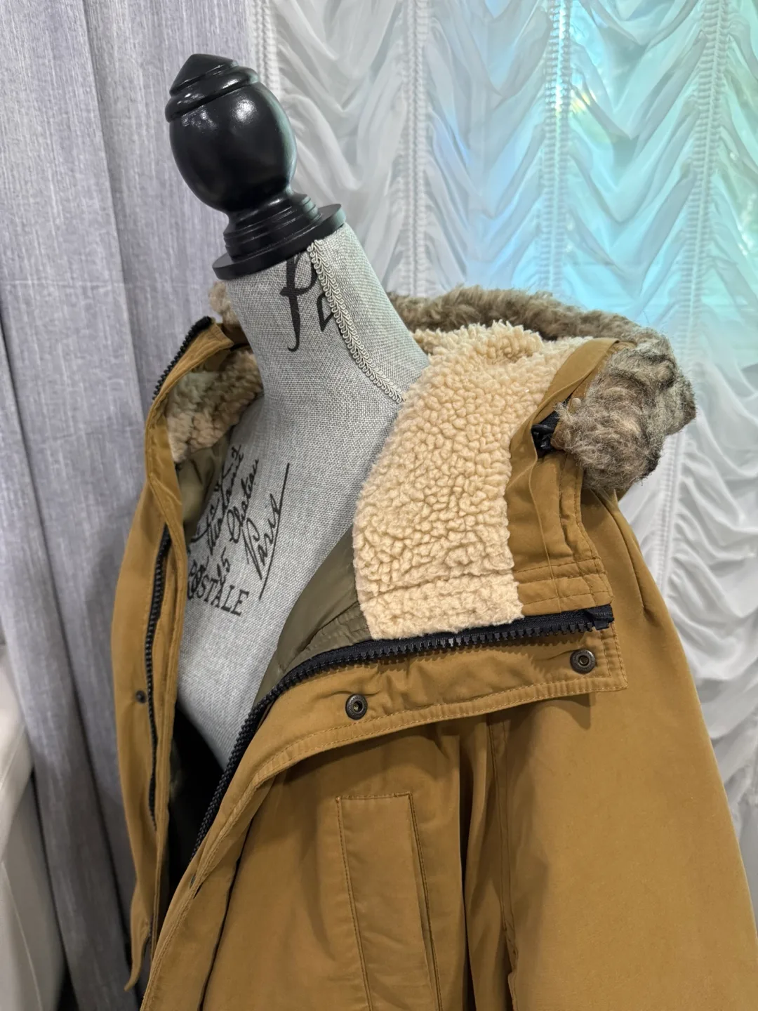 American Eagle XXL Winter Parka image indicator(3)