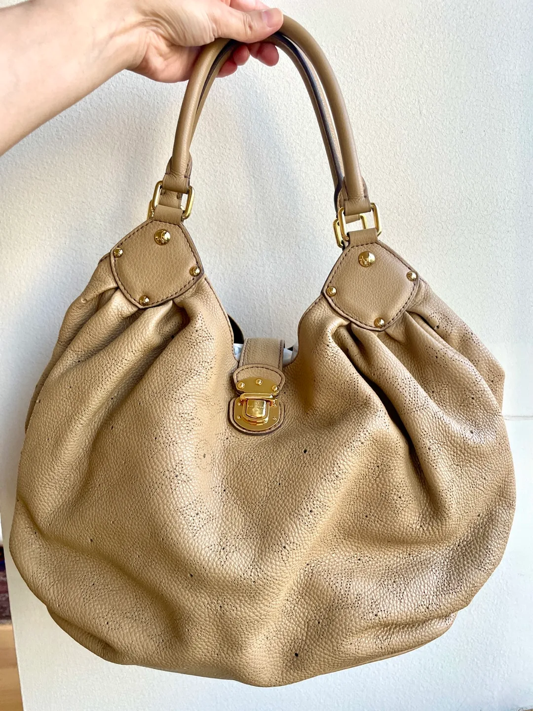 Louis Vuitton Mahina Leather Shoulder Bag thumbnail