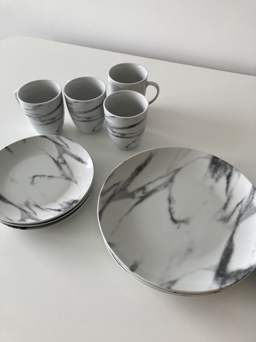 Marble Patterned Dinnerware Set