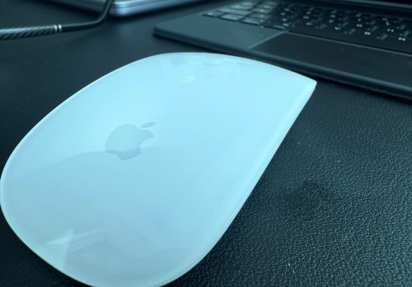 Apple Magic Mouse 2 image indicator(3)