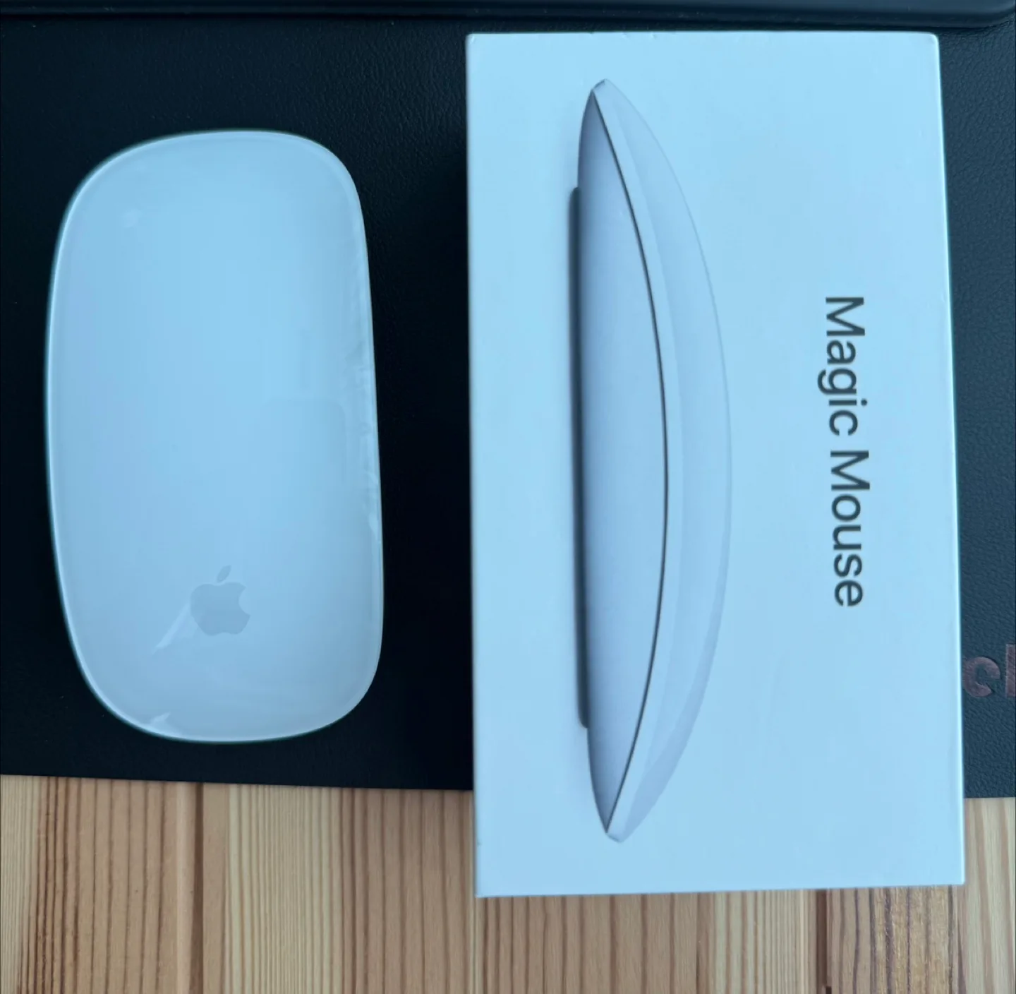 Apple Magic Mouse 2 thumbnail