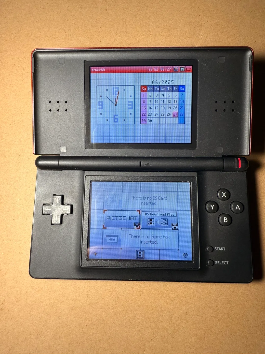Nintendo DS Lite - Red thumbnail