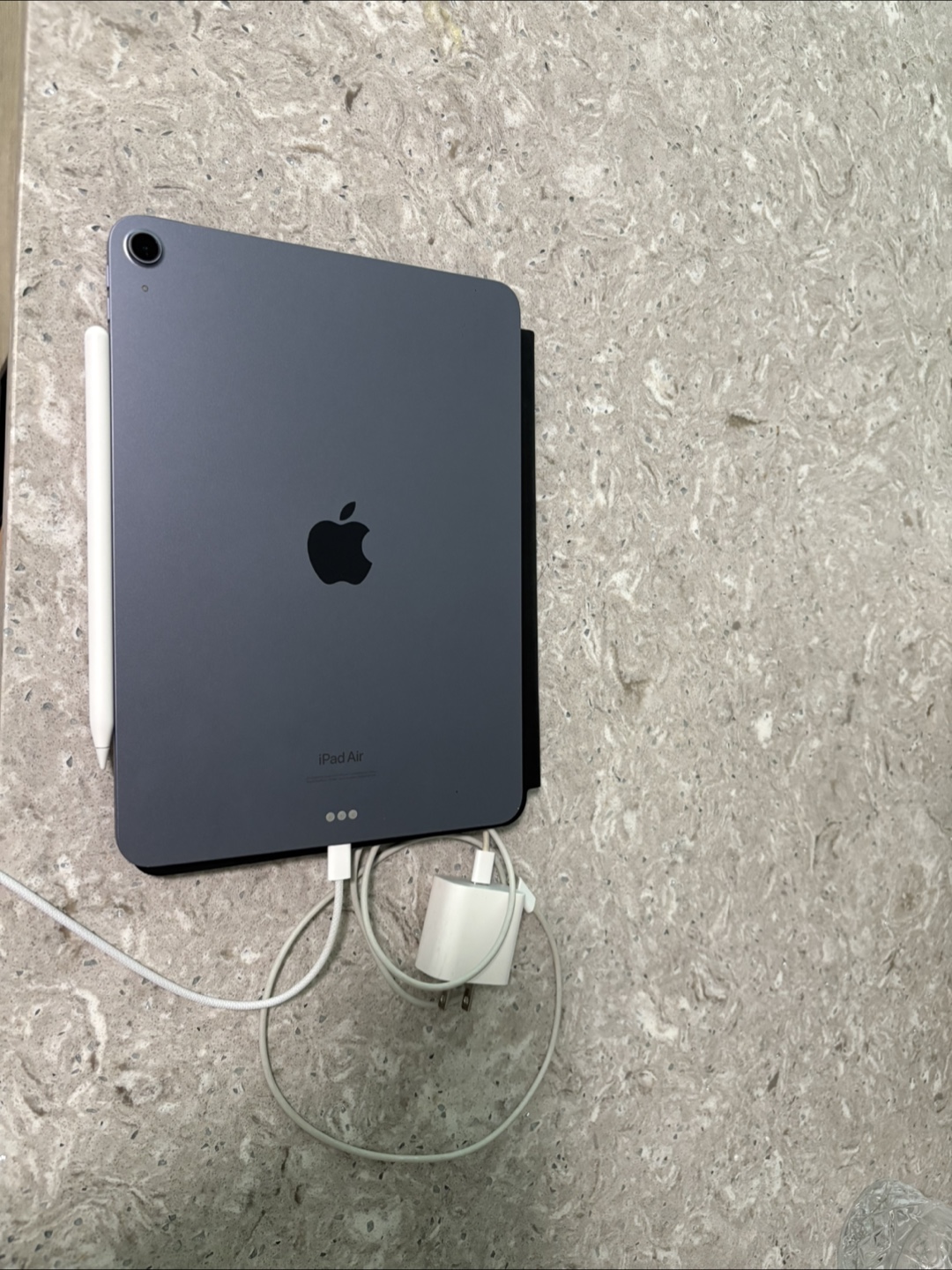 Apple iPad Air 10.9” (2023) with accessories - photo 3