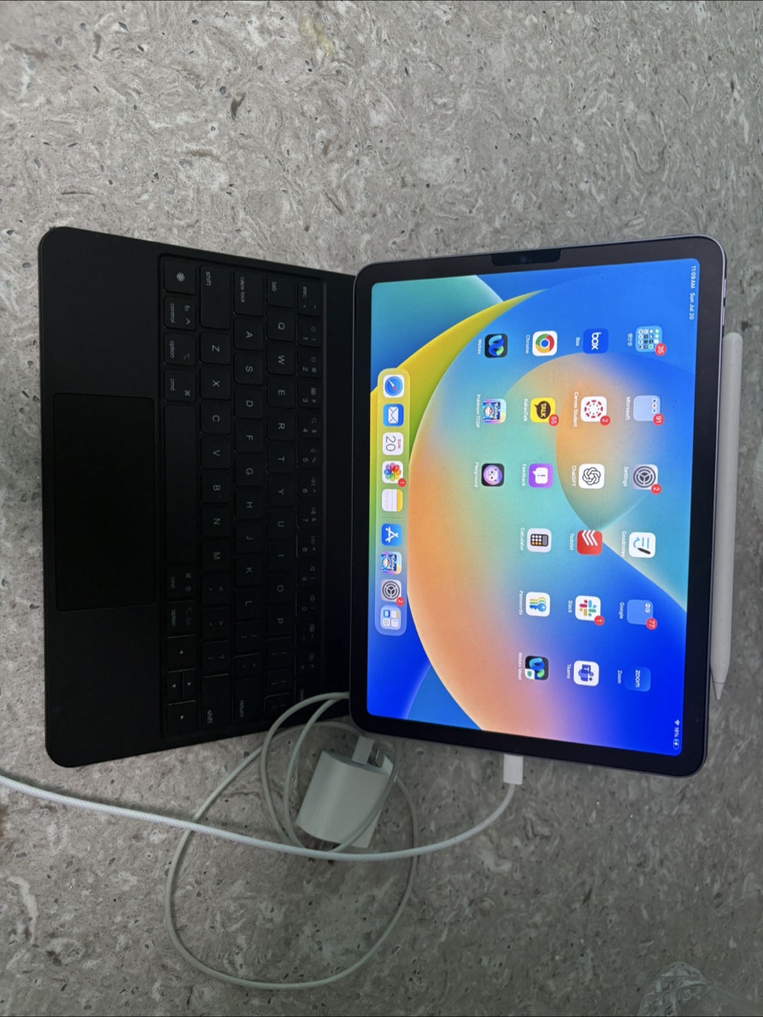 Apple iPad Air 10.9” (2023) with accessories