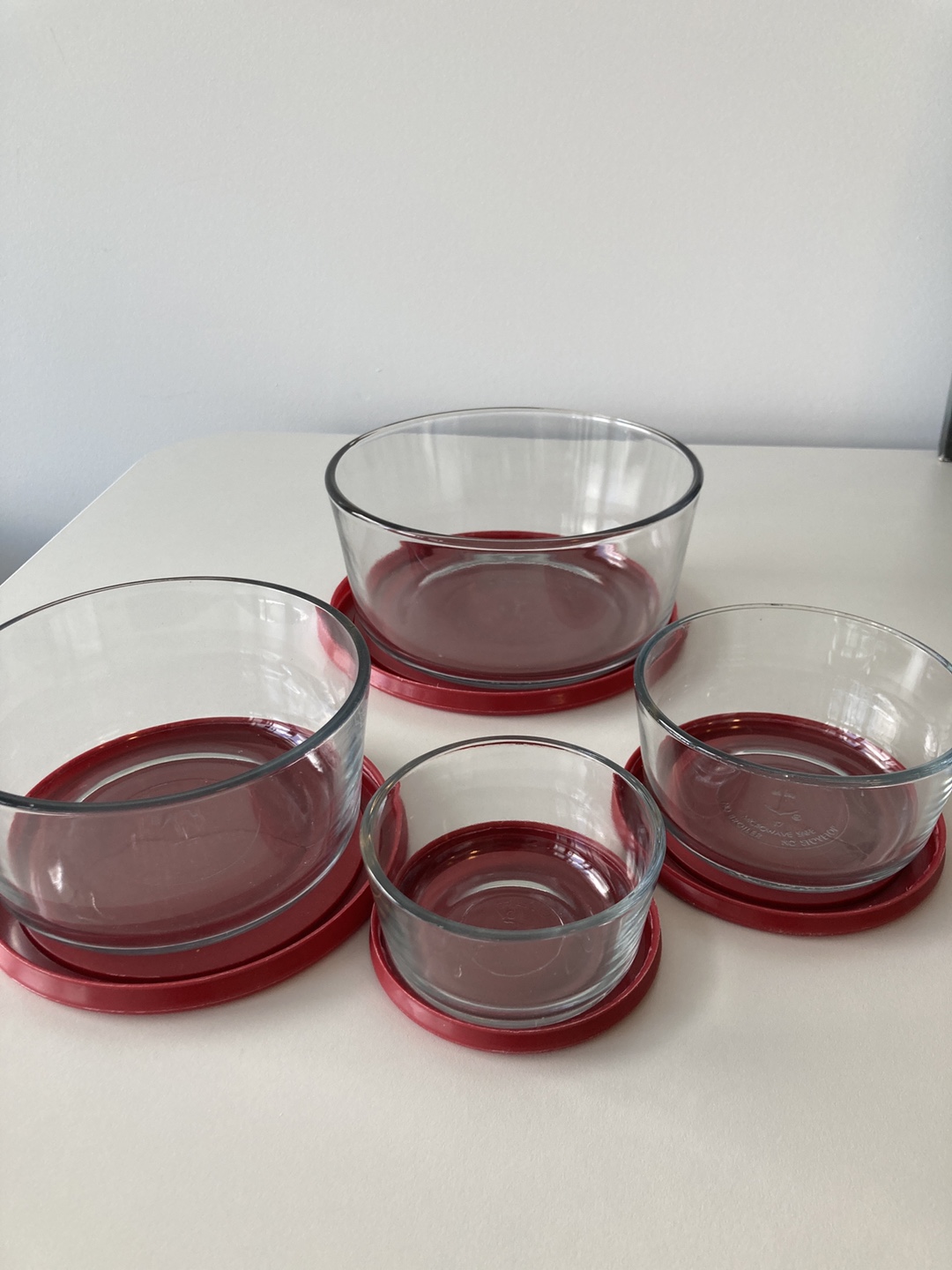 Anchor Glass Bowl Set with Red Lids (4 Bowls)