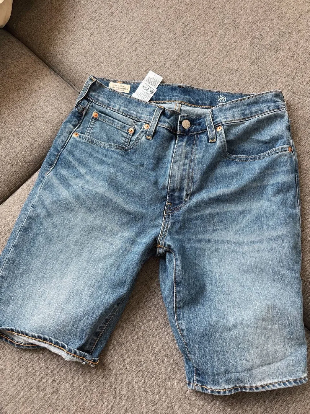 Levi's Premium Denim Shorts W31 L10 thumbnail
