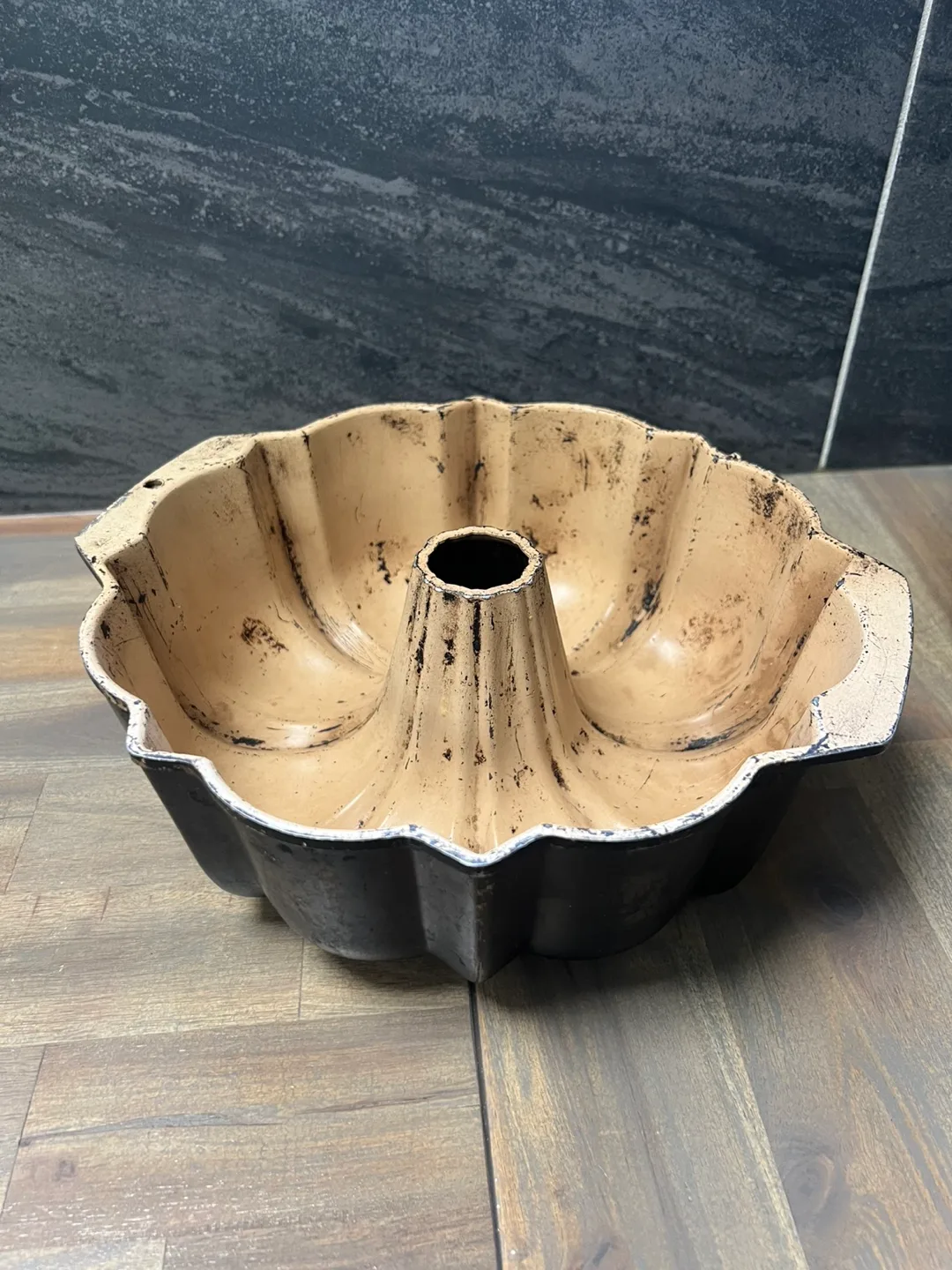 Nordic Ware ®️ Bundt Pan thumbnail