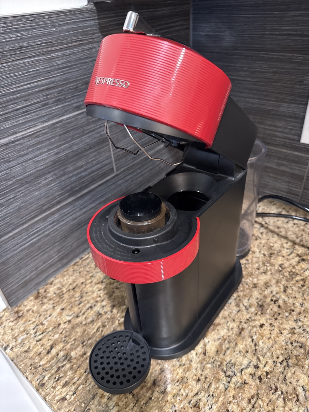 Nespresso Vertuo Next Coffee Machine with Aeroccino 3 - photo 3