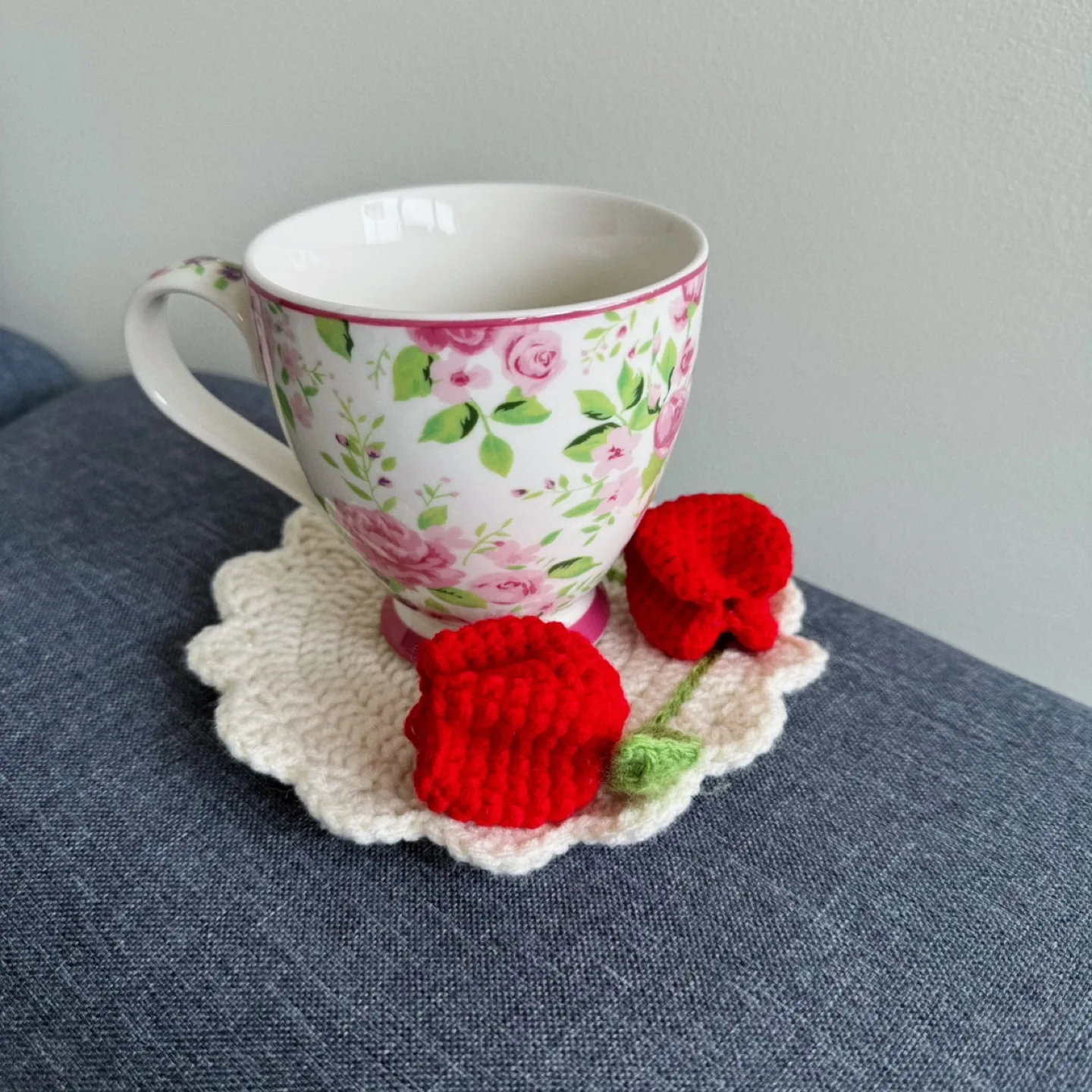 Handmade Crochet Coaster with 3D Red Tulips image indicator(2)