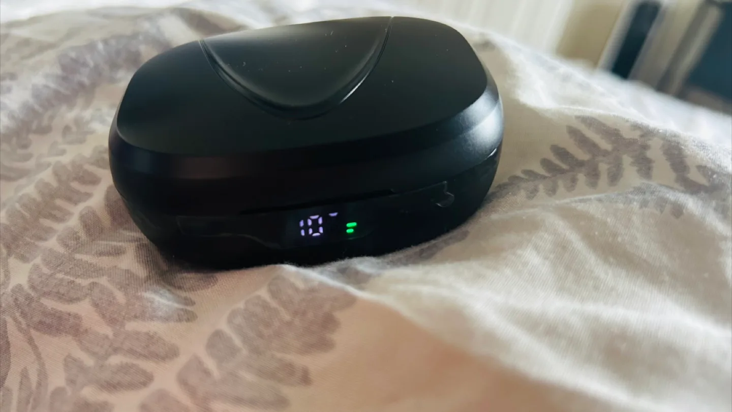 Black Wireless Earbuds thumbnail