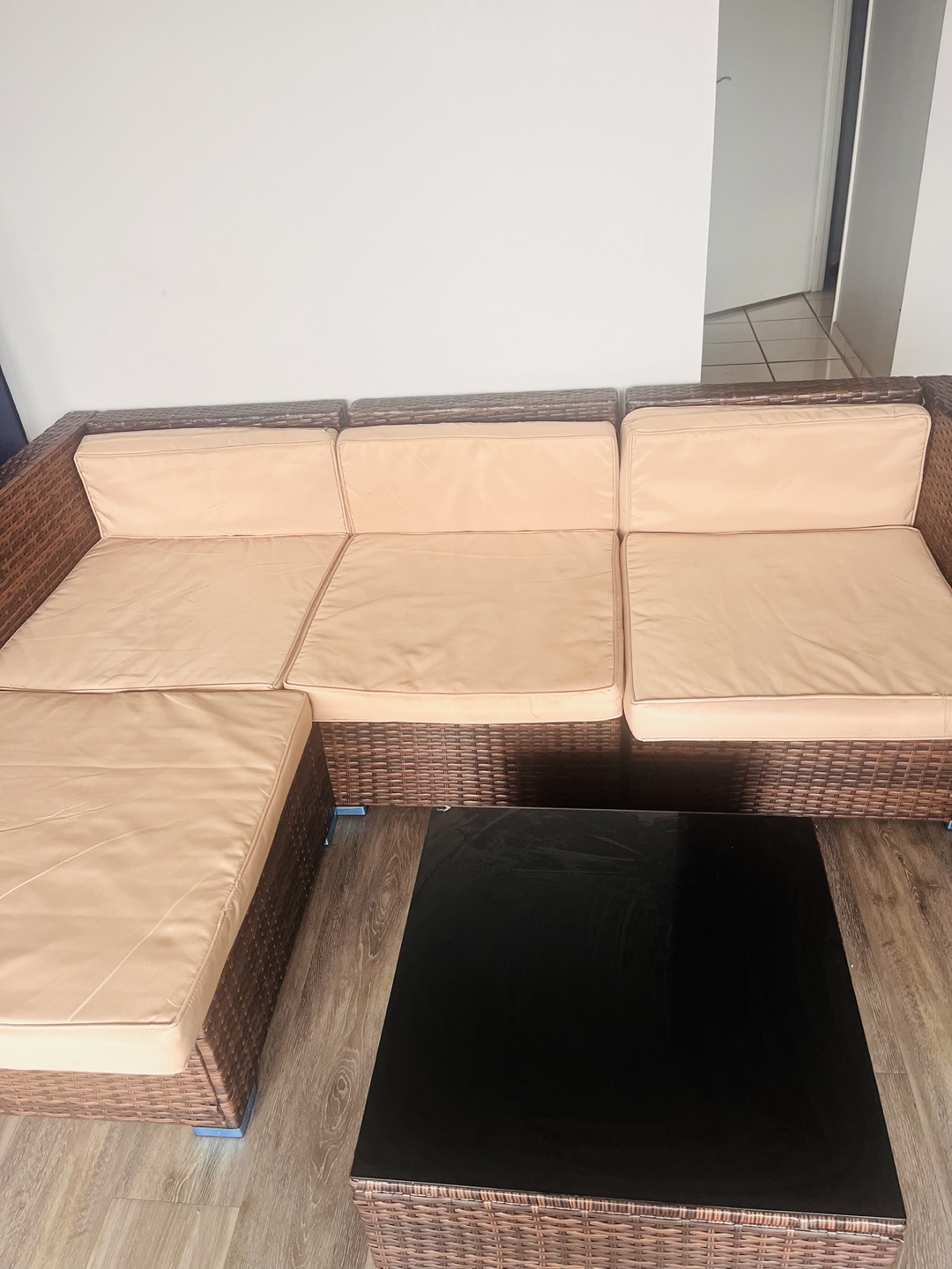 Sofa Set for sale with table