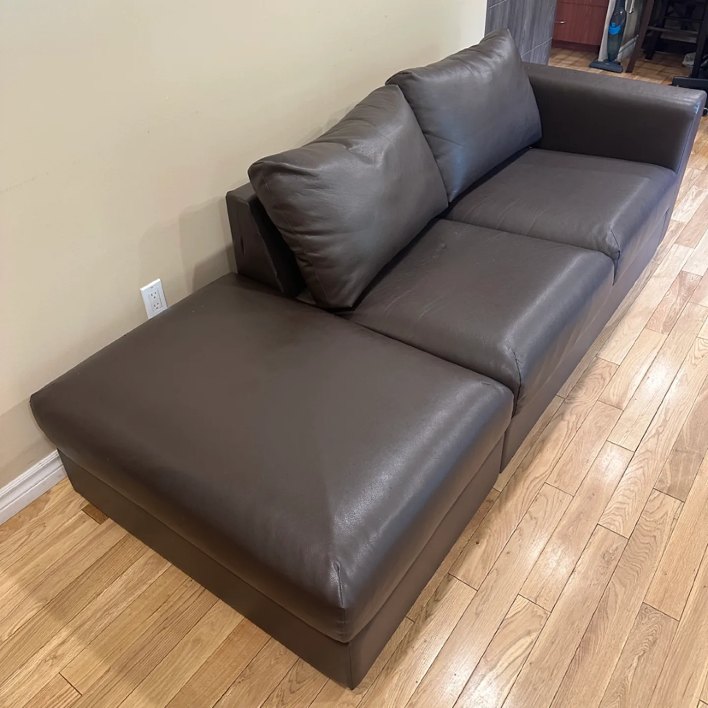 IKEA FINNALA Brown Leather Sofa (CAN DELIVER) image indicator(4)