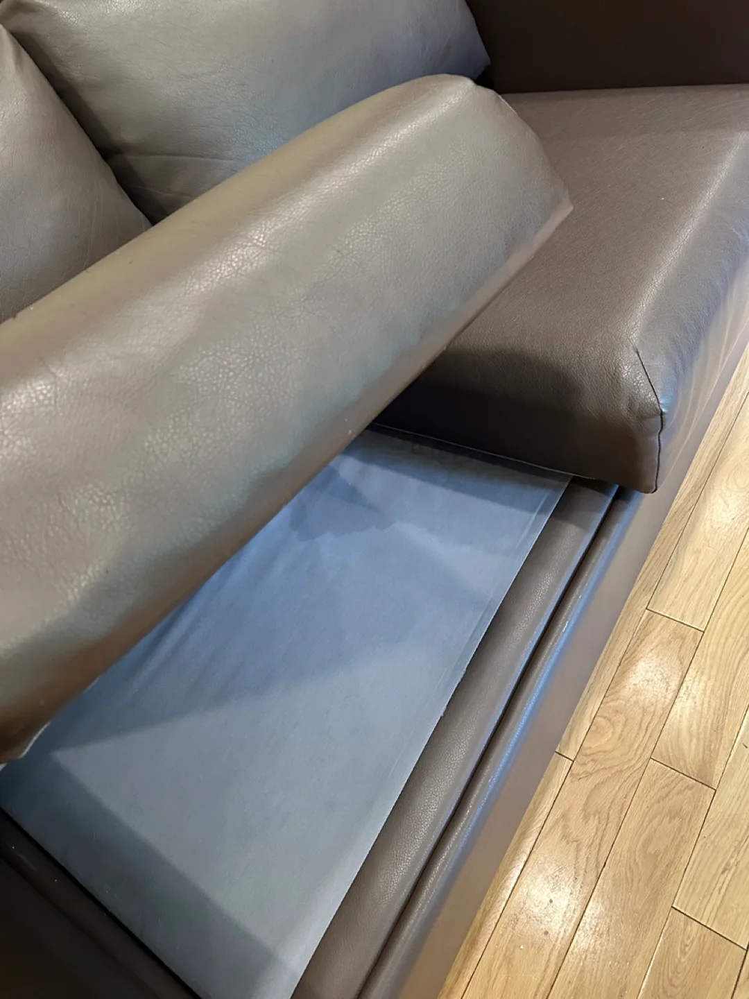 IKEA FINNALA Brown Leather Sofa (CAN DELIVER) image indicator(9)