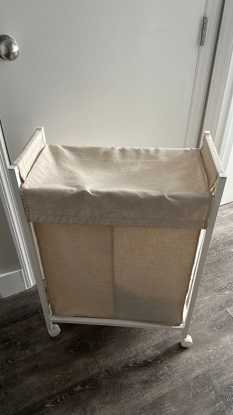 Rolling Laundry Hamper with Lid thumbnail